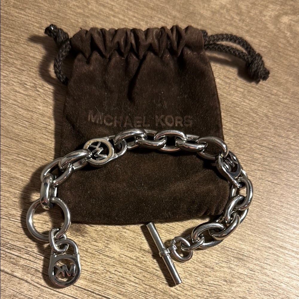 Michael Kors Silver Chunky Toggle Bracelet
